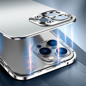Romantic Purple and Dreamy Blue Two Colors to Choose from Two-in-One Magnetic Metal Anti-Fall Mobile Phone Case, Aviation Metal Construction, Super Anti-Fall Function, Suitable for Apple 15 Series Mobile Phone Case