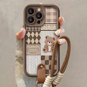 Spliced Bear with Hand Strap Shock Absorption Brown Frosted All-Inclusive Anti-Fall Mobile Phone Case Suitable for Apple 16PROMAX/16PLUS/16PRO/16/15PROMAX/15PLUS/15PRO/15/14PROMAX/14PLUS/14PRO/14/13PROMAX/13PRO/13/12PROMAX/12PRO/12 11PROMAX/11PRO/11/XSMAX/XR/XS/7#8PLUS/7#8 Protective Cover Transparent Shock Absorption